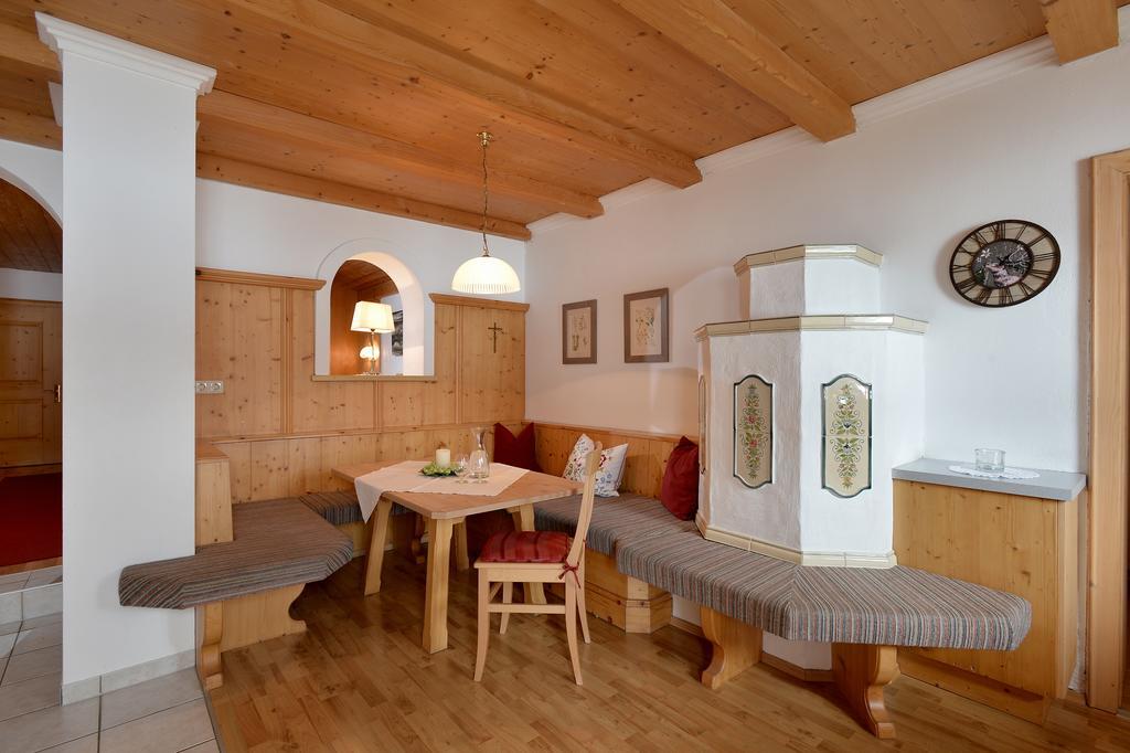 Villa Hüttschmiedhof Kössen Zimmer foto