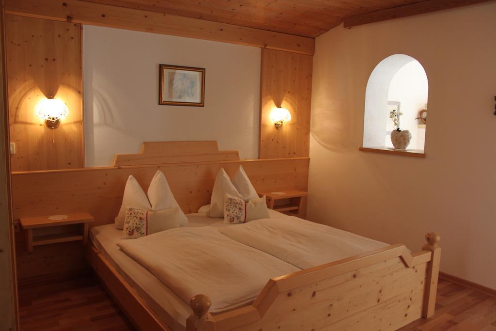 Villa Hüttschmiedhof Kössen Zimmer foto