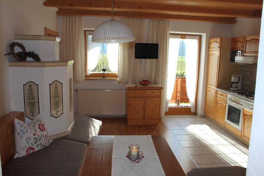 Villa Hüttschmiedhof Kössen Zimmer foto