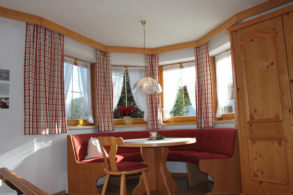 Villa Hüttschmiedhof Kössen Zimmer foto